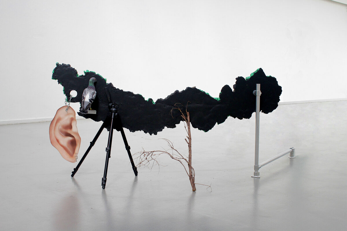 Rodrigo Red Sandoval, *[Thrilled](\artworks\eb44433a-2e5f-4dda-9ffe-1ef56c3c3c0e)* (2021)