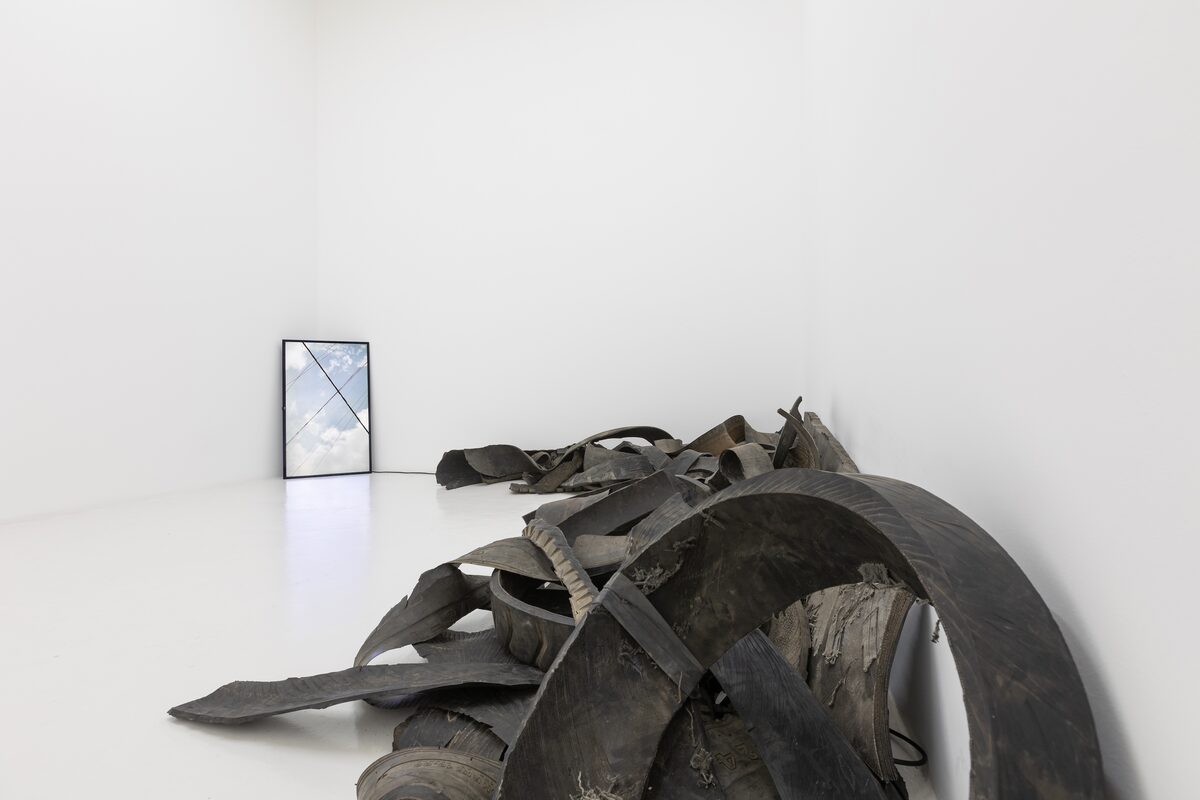 Julia Taszycka, *[15018 – 2](/artworks/8550a3b9-01fe-4dfb-0eaa-08df01aea82b)* (2025)