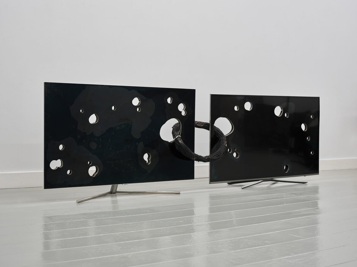 Rodrigo Red Sandoval, *[Orbit](\artworks\df2dc8d8-3ffa-4d44-d0e2-08def8c534a9)* (2025)