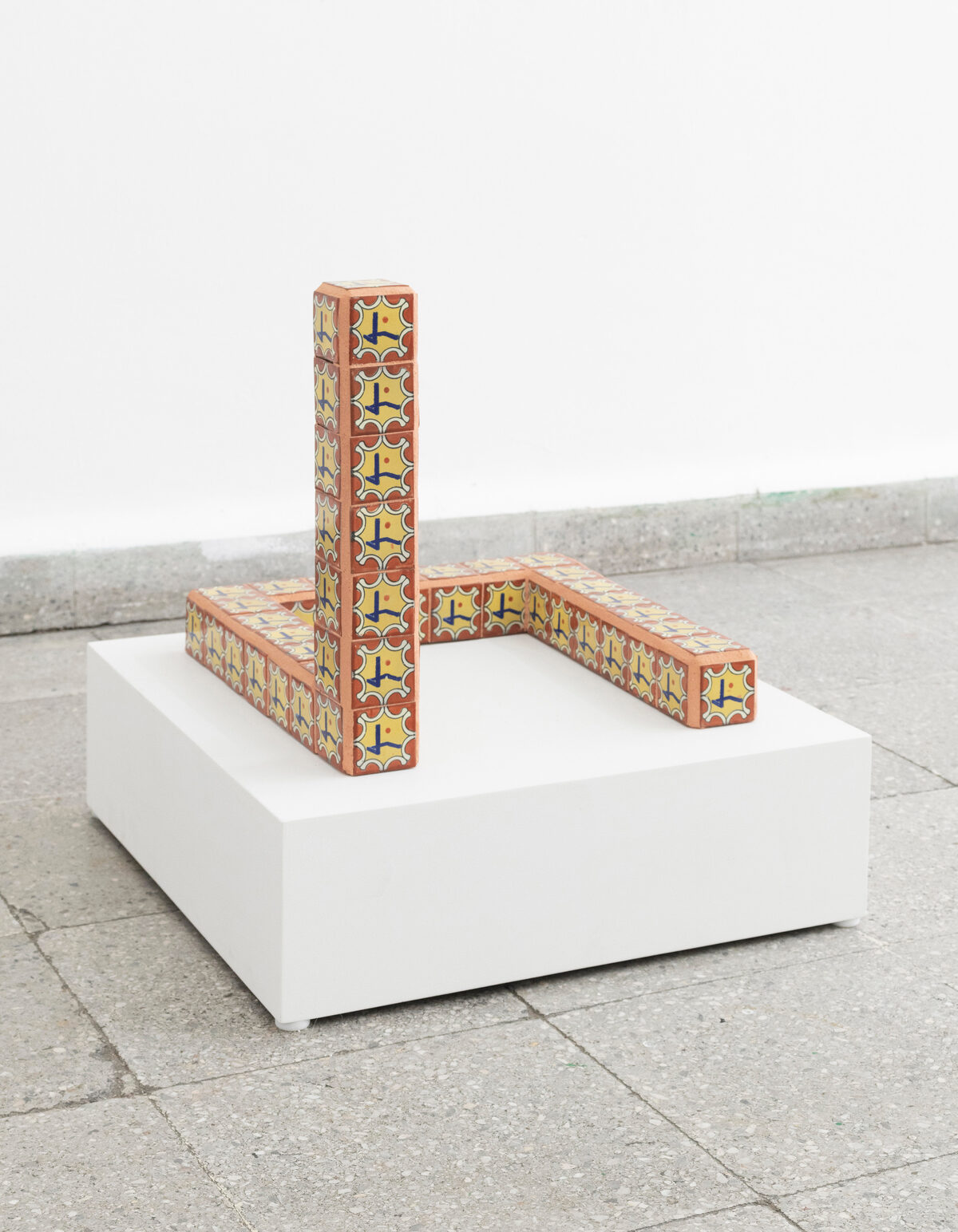 Marek Wolfryd, *[Un teatro entre el observador y el objeto (después de Incomplete Open Cube No. 4/5, Sol LeWitt, 1974)](\artworks\f6ceb29b-655b-4ff8-076a-08ded3b439b7)* (2011)