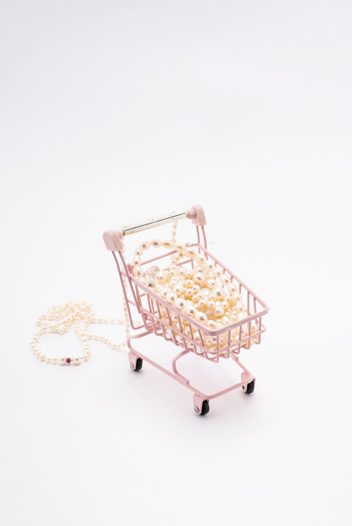 Réka Lőrincz, *[I want it all](\artworks\3652243c-fbec-4ccd-ad85-ee1269a12094)* (2022)