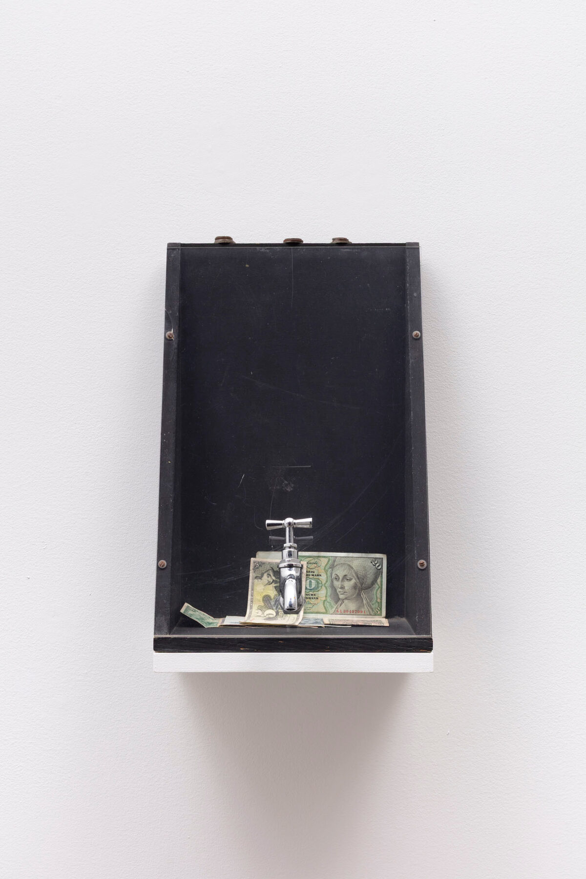 Installation view of *[Botteghe Oscure](/exhibitions/80018543-b331-438e-c5d0-08dec7cffd36)*, [Gene's Dispensary](/institutions/1f59e73a-ffc3-4219-c007-08dd37cfd940), Los Angeles, May 16, 2026–June 27, 2026