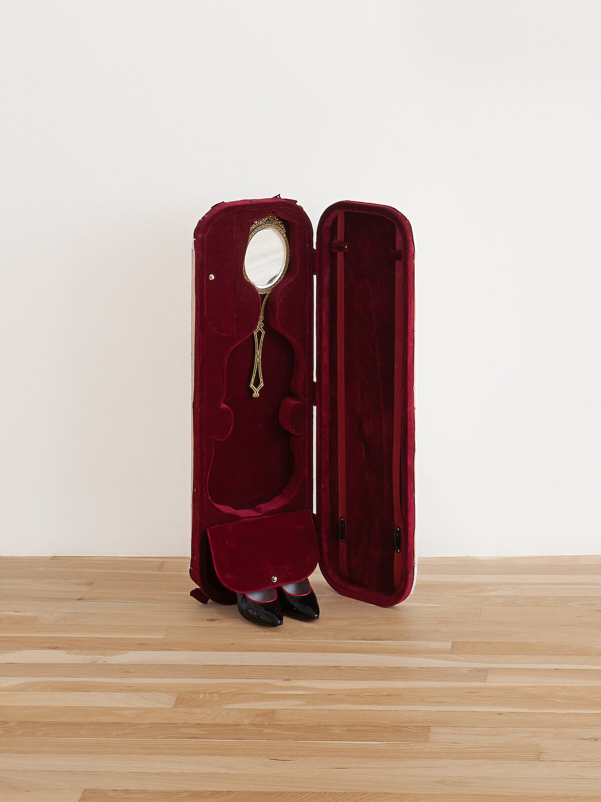 Christopher Gambino, *[Dishonest Rita](\artworks\319d73d4-fa62-456b-f41d-08de7dbcdd8e)* (2025)