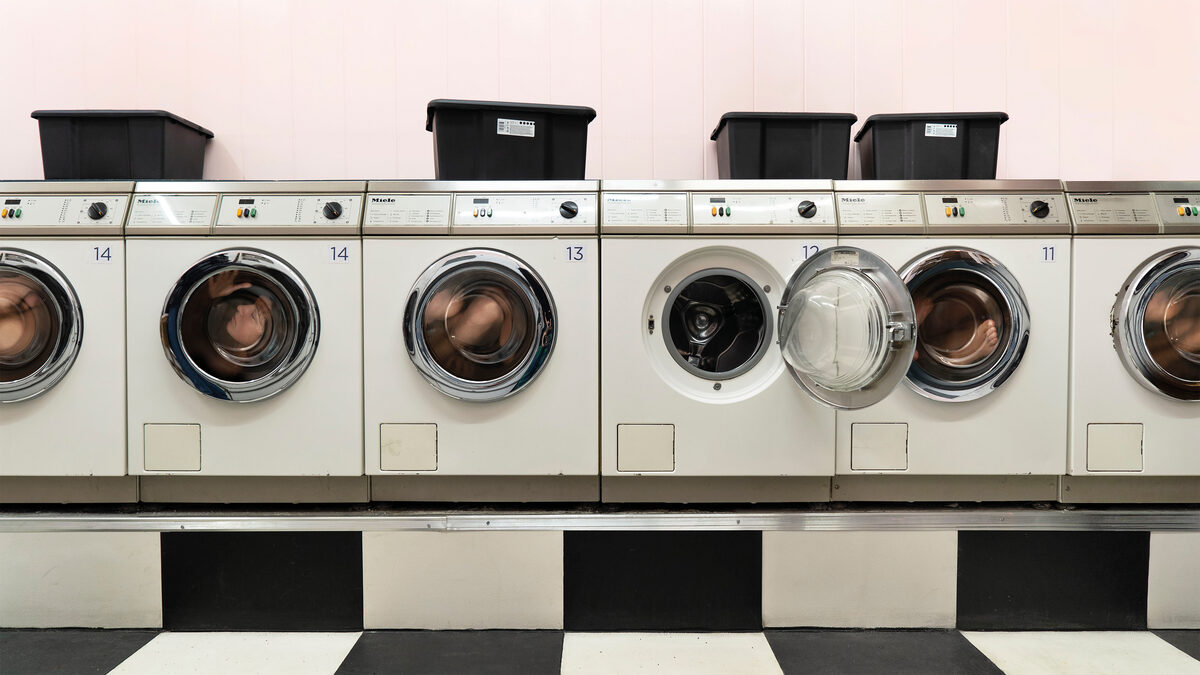 Fañch Le Bos, *[Laverie](\artworks\ce44ccde-9799-4b35-89c1-08de9fae9174)* (2022)